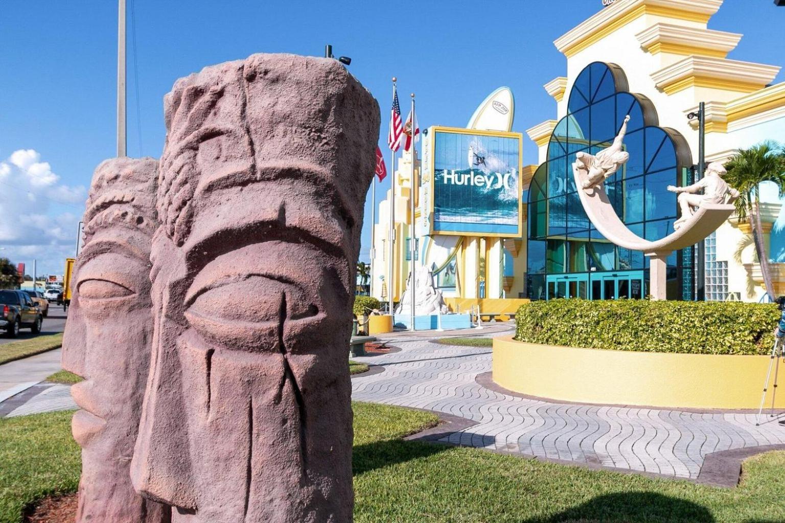Holiday home Dolphin Cove 1 Block From The